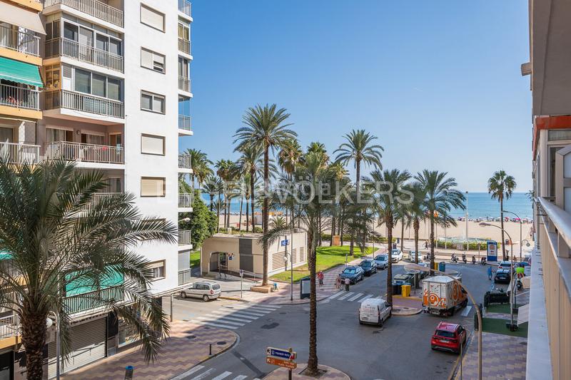 Foto 3ec89a29-c72c-4dcb-9153-ad39642cda8b. Apartamento  con vistas magnificas a metros del mar. en Cullera