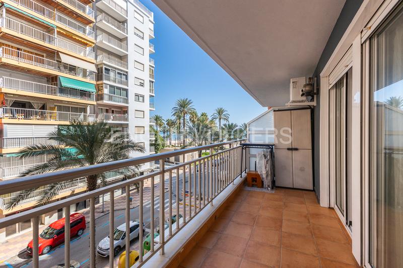 Foto 92068170-f129-4cda-a0c9-67e4b540e43e. Apartamento  con vistas magnificas a metros del mar. en Cullera
