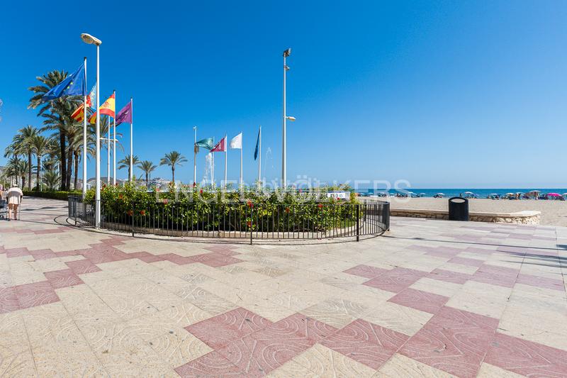 Foto c4baffbd-f165-49f1-9cf0-298ac318a571. Apartamento  con vistas magnificas a metros del mar. en Cullera