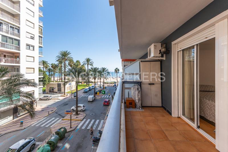 Foto d4aad0a1-8a61-4ffc-adf0-3e37ddea6cdf. Apartamento  con vistas magnificas a metros del mar. en Cullera