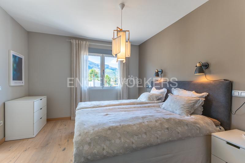 Foto 4dfc8dab-1904-4108-abce-7eaaa50a5c67. Casa amb calefacció aparcament piscina a Las Rotas / Les Rotes Dénia