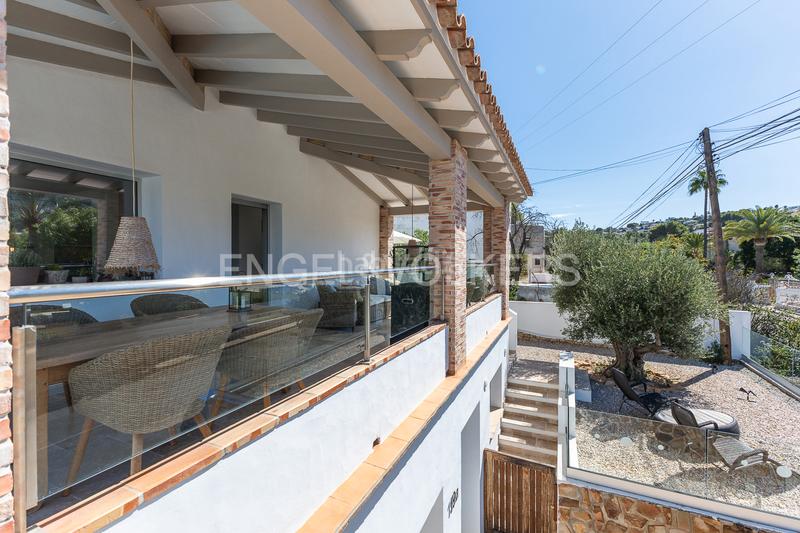 Foto 5ee102f9-0e11-48f3-b155-4039f2697cb0. Casa amb calefacció aparcament piscina a Las Rotas / Les Rotes Dénia