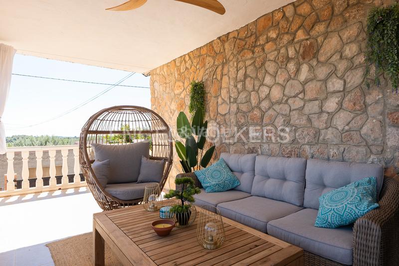 Foto 3f8fdffd-60a3-4884-bb66-2d4260734847. Haus mit heizung parking pool in Pla dels Aljubs Pobla de Vallbona (la)