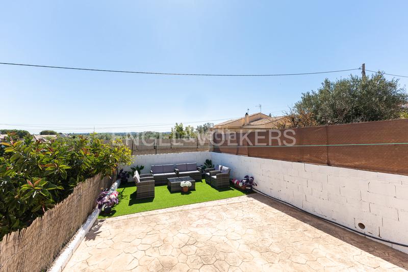Foto 63333686-09b2-466d-8ee9-08ccf33e84e0. Haus mit heizung parking pool in Pla dels Aljubs Pobla de Vallbona (la)