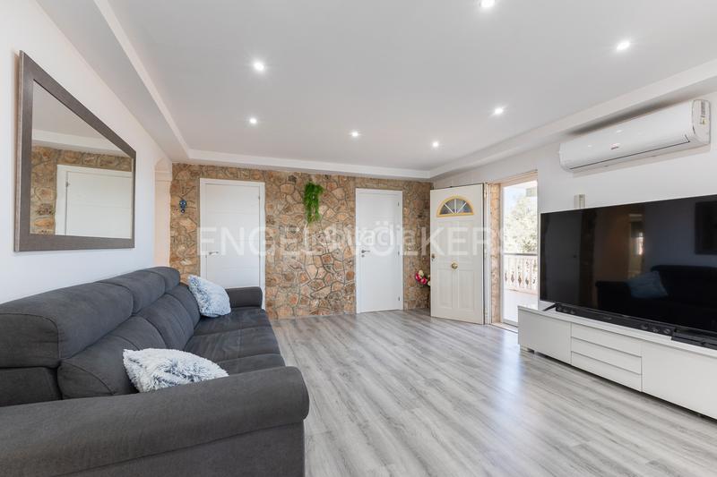Foto cebbf2de-512c-4457-a01e-05a083454456. Haus mit heizung parking pool in Pla dels Aljubs Pobla de Vallbona (la)
