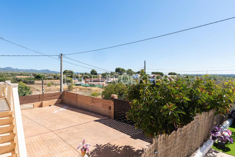 Foto d4750117-ff60-468a-9f1d-05280f3b13e8. Haus mit heizung parking pool in Pla dels Aljubs Pobla de Vallbona (la)