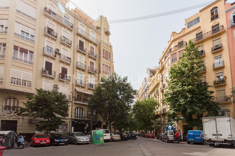 Foto 2f54b5da-e38a-4789-b033-67846fac6e66. Attique avec chauffage dans Gran Via Valencia