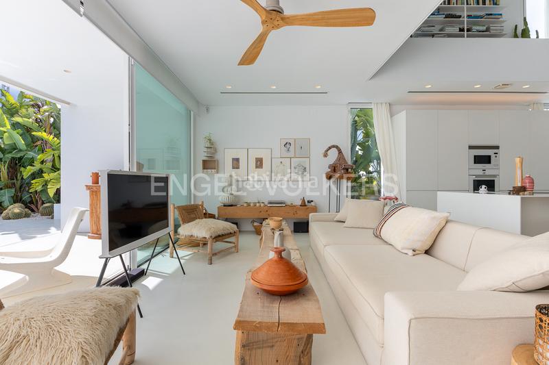 Foto 023ff945-a856-43f3-b6fa-ebe8a6d9412b. Casa exclusiva villa con piscina y diseño mediterráneo en Dénia