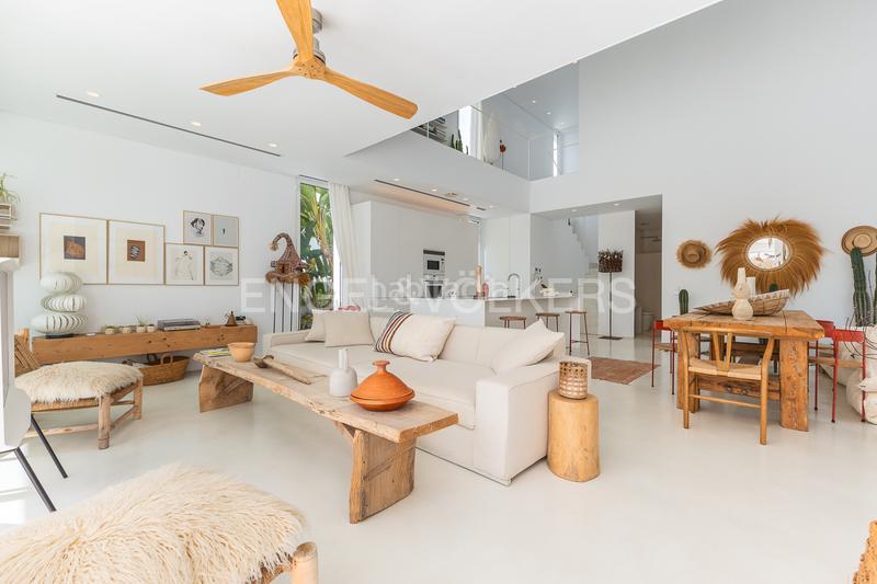 Foto 0a76dcc9-9618-4fdb-9854-4ec05f65bb89. Casa exclusiva villa con piscina y diseño mediterráneo en Dénia