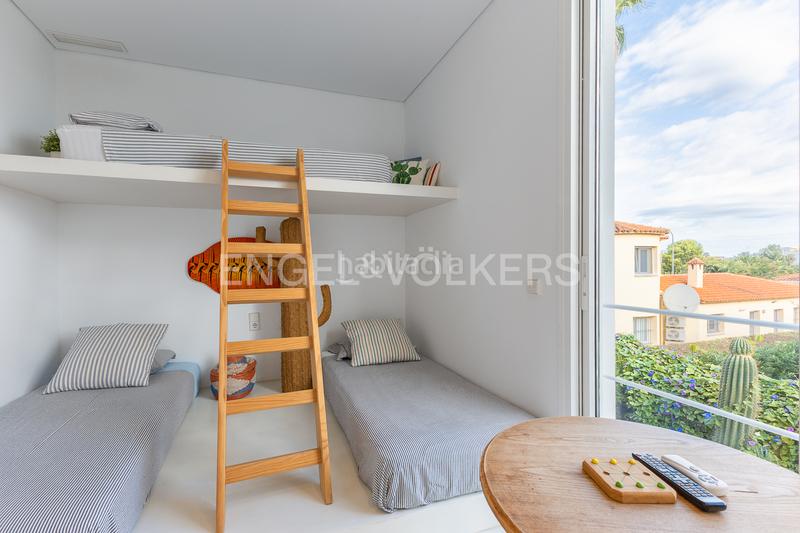 Foto 187b9089-4b70-447e-886c-e073693538d4. Casa exclusiva villa con piscina y diseño mediterráneo en Dénia