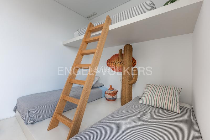 Foto 52c96bf0-eeba-4cc8-a2c1-c448ba71d42b. Casa exclusiva villa con piscina y diseño mediterráneo en Dénia