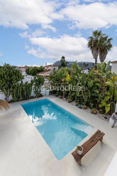 Foto 53a406ff-b8ae-48ce-ae6d-2e3a304f0442. Casa exclusiva villa con piscina y diseño mediterráneo en Dénia