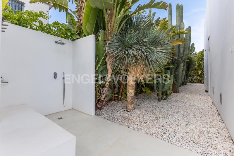Foto 6480c556-0b6d-4477-aef2-ed59de143f1f. Casa exclusiva villa con piscina y diseño mediterráneo en Dénia