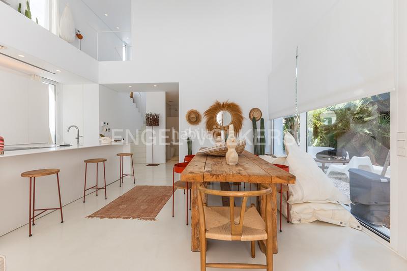 Foto 6b1cf23e-f48c-4d0a-8562-67742d5bf7b8. Casa exclusiva villa con piscina y diseño mediterráneo en Dénia