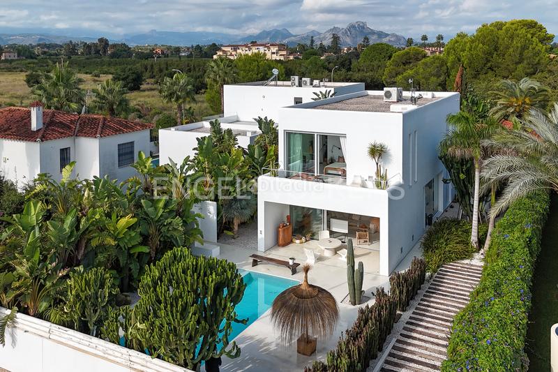 Foto 7c1b7a11-3c3a-453e-95f5-95ed4b249231. Casa exclusiva villa con piscina y diseño mediterráneo en Dénia