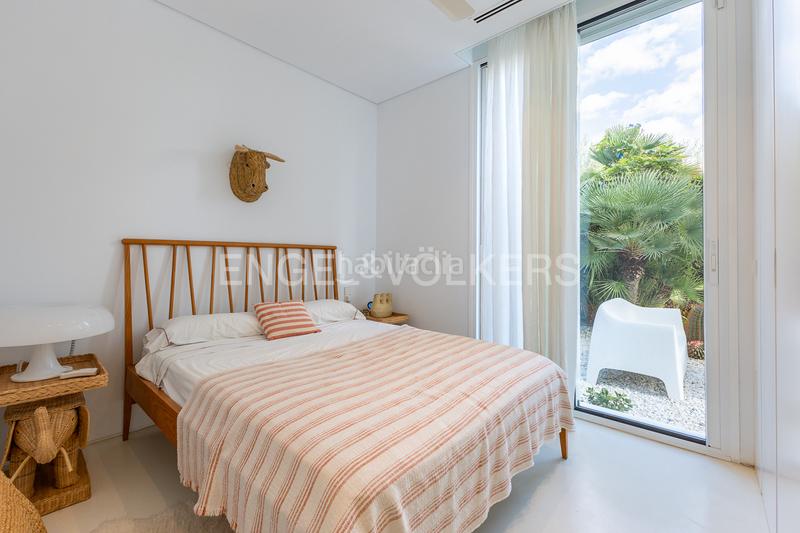 Foto 8f9ba1ba-83a6-4260-ae18-3674df8e0d49. Casa exclusiva villa con piscina y diseño mediterráneo en Dénia