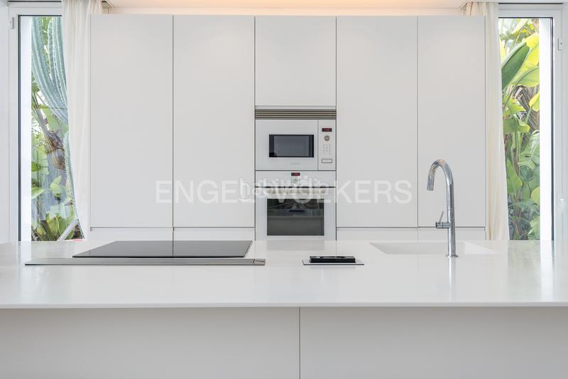 Foto c4457cdb-701a-4175-b748-cba0154bb32a. Casa exclusiva villa con piscina y diseño mediterráneo en Dénia