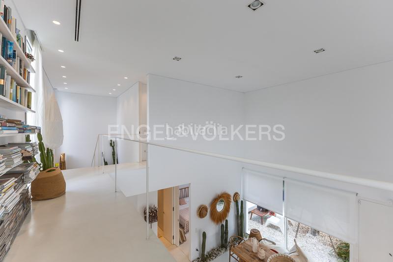 Foto cb273ab9-a07a-4e35-98c8-7c826717f474. Casa exclusiva villa con piscina y diseño mediterráneo en Dénia