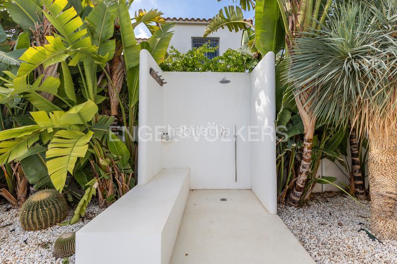 Foto fca57fbf-7138-4c7c-aafd-1db46f611685. Casa exclusiva villa con piscina y diseño mediterráneo en Dénia