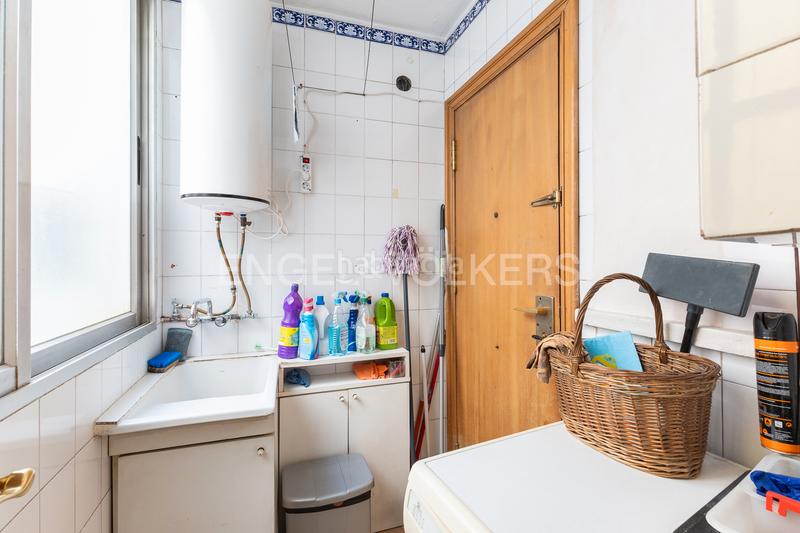 Foto 399b5c20-7bb5-44cf-a397-53d4fb14c216. Apartamento exclusivo apartamento en plaza los pinazo en Valencia