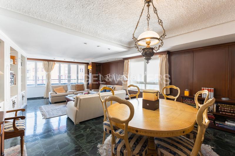 Foto 672a76ea-4d7a-43ee-923a-0baaa0123d3a. Apartamento exclusivo apartamento en plaza los pinazo en Valencia