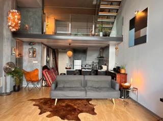 Location Attique  Calle de la creu roja. Estupendo duplex en vara de quart