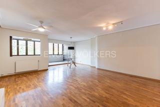 Lloguer Apartament a Ciutat Jardí. Amplio piso en avenida blasco ibáñez