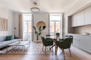 Appartement à El Mercat. Exclusiva vivienda reformada en edificio señorial