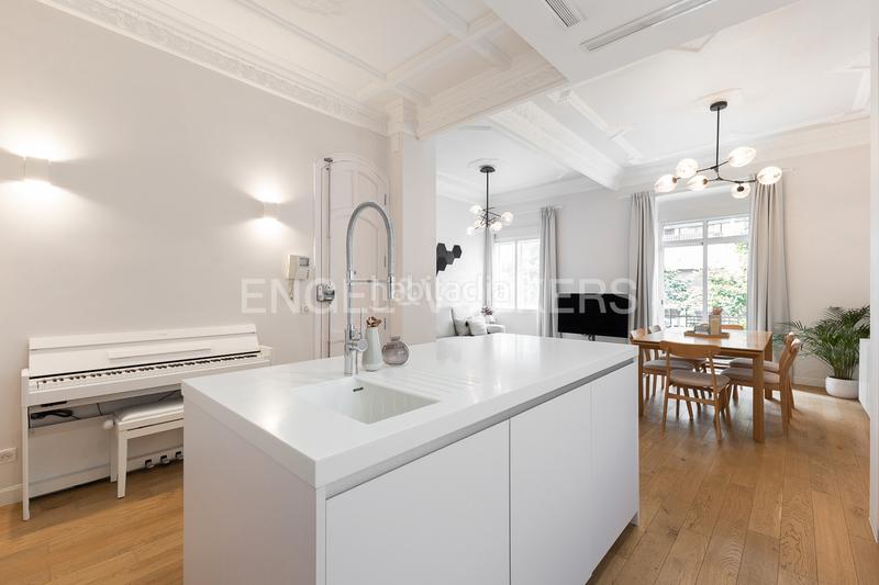 Foto 3f42bc5e-e7d8-4a61-952a-8444b063c050. Appartement avec chauffage dans Gran Via Valencia