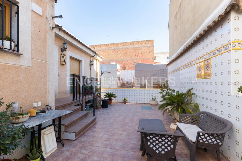 Foto 5f7968e2-3e0b-4277-849d-1d36195def9f. Casa  independiente con posibilidad de segregación en Paterna