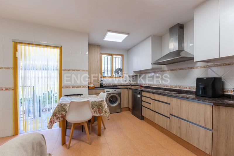 Foto bcfd67f9-1518-462b-9f17-904364ad077a. Casa  independiente con posibilidad de segregación en Paterna