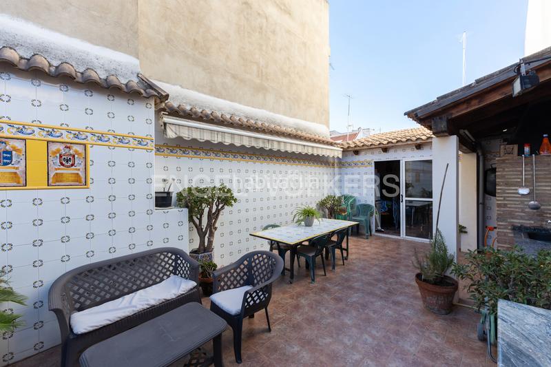 Foto e640a21e-a3f8-4217-a7fe-0424641d01cc. Casa  independiente con posibilidad de segregación en Paterna