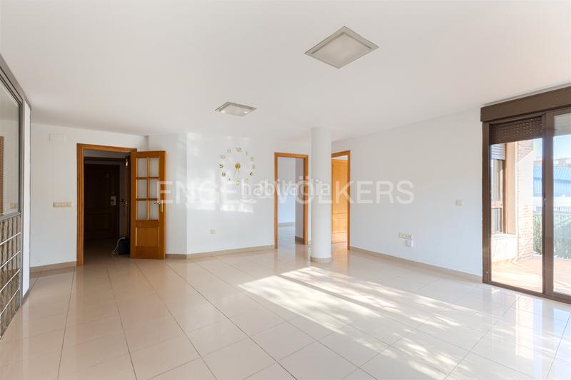 Foto 82c60339-9d54-4670-b5e5-4d9573adbc4d. Alquiler apartamento elegante apartamento con jacuzzi en la eliana en Eliana (l´)