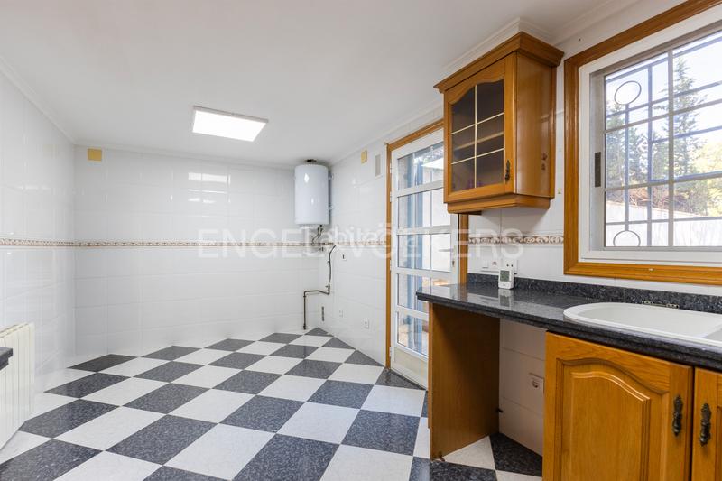 Foto 63011398-de18-402e-8257-882456c1facb. Location maison avec chauffage parking piscine dans Torrent