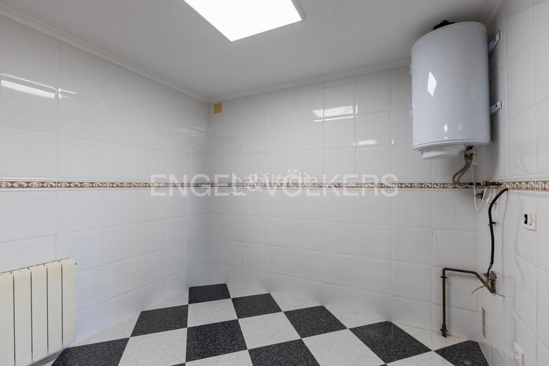 Foto 8c03034a-9dbb-4ea2-96f0-8808e1ddf46d. Location maison avec chauffage parking piscine dans Torrent