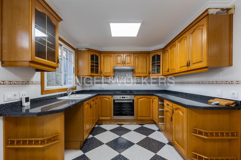 Foto 03a5a796-6862-4d90-95f5-7522edbcf0bf. Rent house with heating parking pool in El Vedat - Santa Apolonia Torrent