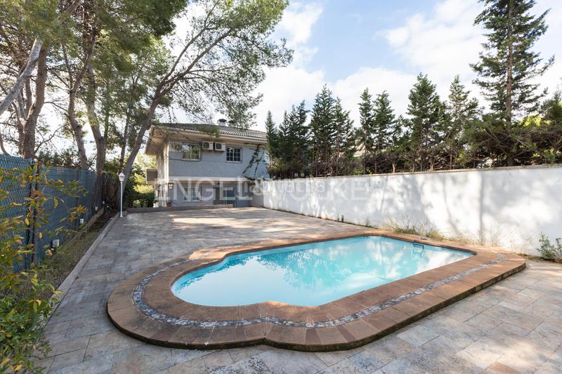 Foto 45f69414-50fe-425d-b07a-67f84f626e27. Rent house with heating parking pool in El Vedat - Santa Apolonia Torrent