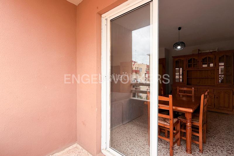 Foto 3ff1e52c-9cec-484b-881a-0a89115fd9c0. Lloguer apartament amb calefacció a Camí de Vera Valencia