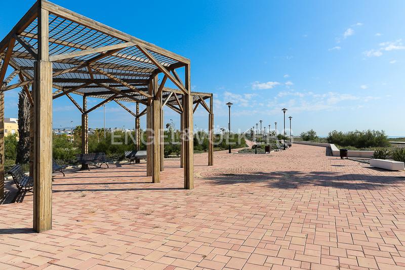 Foto 2408ef3d-4efa-4d0b-baf7-03a5aac1513f. Apartment with heating parking in Corinto-Almardà Sagunt