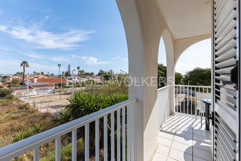 Foto 3dce923f-78ce-4009-af2c-71fd2411a65b. Apartment with heating parking in Corinto-Almardà Sagunt