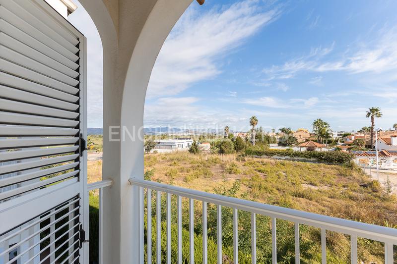 Foto 5f555a6c-e51a-41d1-8292-79d060595dfd. Apartment with heating parking in Corinto-Almardà Sagunt