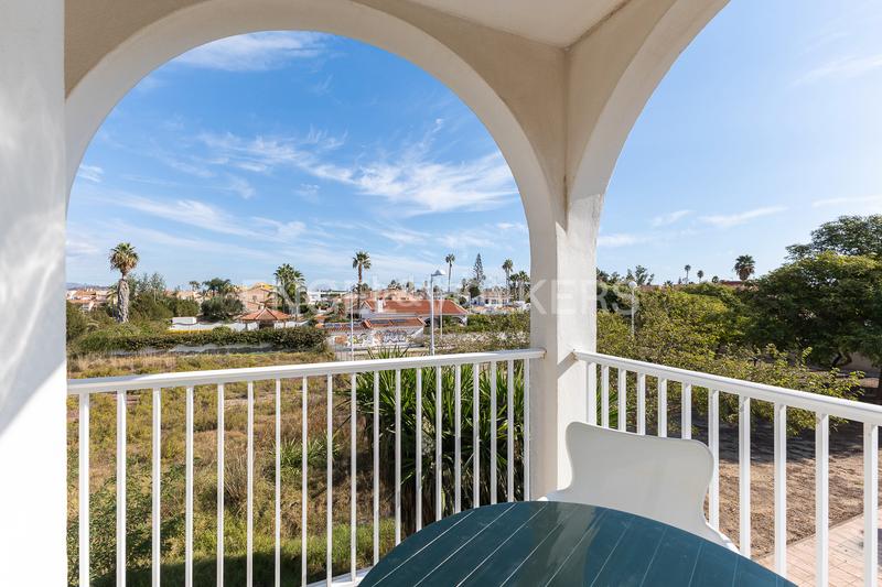 Foto 9cf3bbb0-0d29-48ed-9077-c900a9a8e1cc. Apartment with heating parking in Corinto-Almardà Sagunt