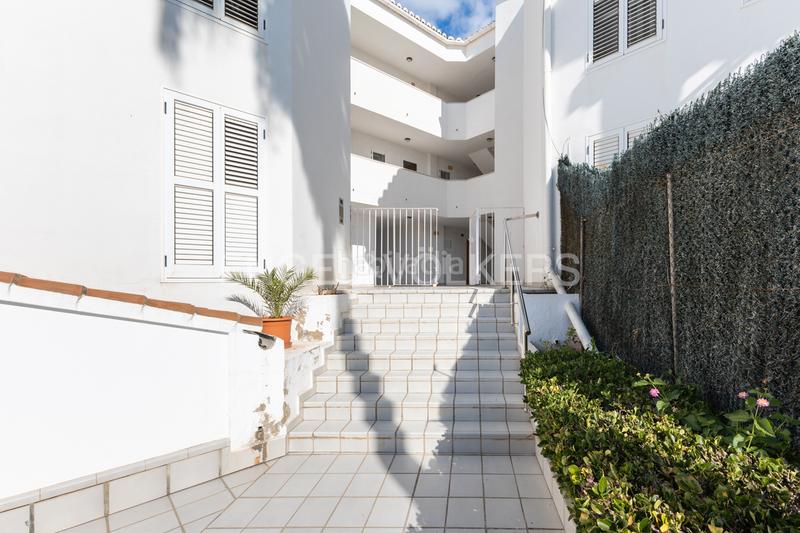 Foto a52b8d7e-9cc2-43ba-916b-f9d122919253. Apartment with heating parking in Corinto-Almardà Sagunt