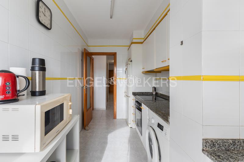 Foto ad93d1a5-33ba-46cb-9480-1483d65d5907. Apartment with heating parking in Corinto-Almardà Sagunt