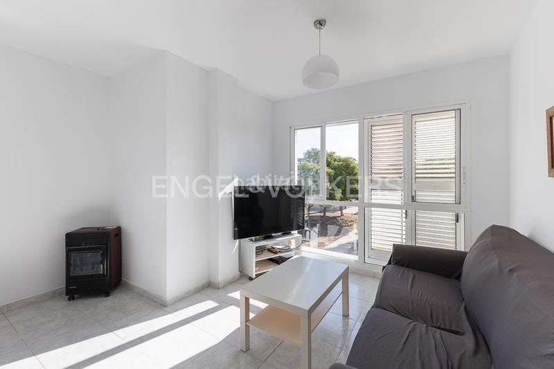 Foto b6b09371-396f-4554-9249-206a8923c076. Apartment with heating parking in Corinto-Almardà Sagunt