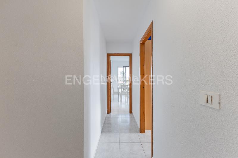 Foto b939ae4d-3d6e-4ca9-b92b-98028fd460c7. Apartment with heating parking in Corinto-Almardà Sagunt