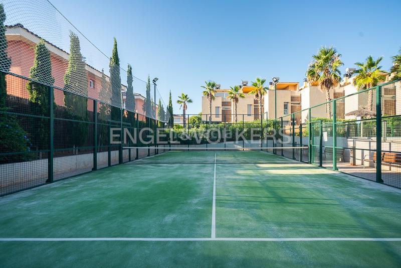 Foto 595cf228-7090-4fab-9048-90d6e1a9f80d. Casa con riscaldamento parcheggio piscina in El Balcó-Jaume I Oropesa del Mar