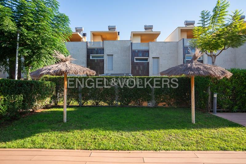 Foto 949988b1-29cb-4771-a2b2-5fafff2ebc57. Casa con riscaldamento parcheggio piscina in El Balcó-Jaume I Oropesa del Mar