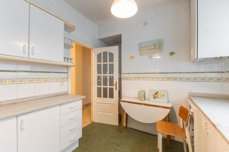 Foto f70cd06d-551a-4c90-a17b-3a3a3d3b4098. Alquiler apartamento luminoso piso con terraza en Valencia