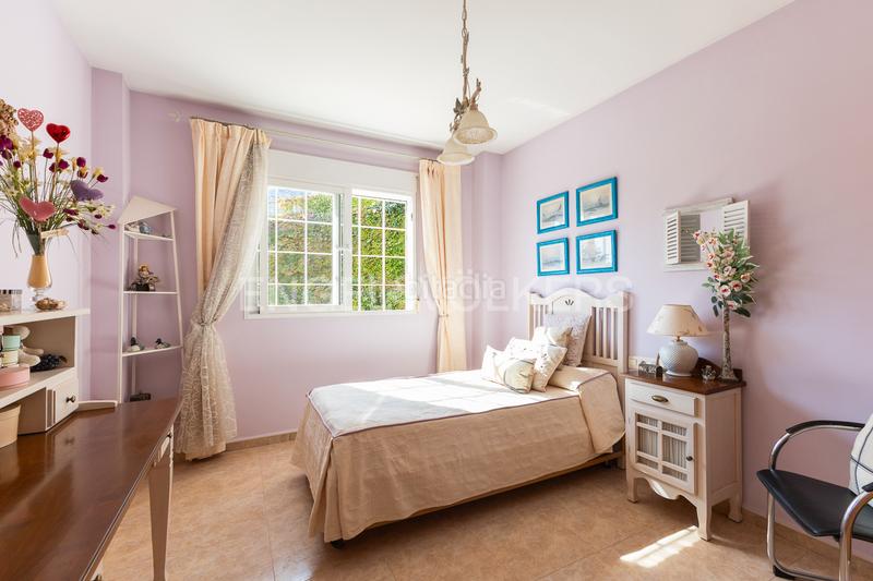 Foto 3b690775-f47b-49a6-9384-98c4a3fcb576. Casa diseño eterno y calidad superior en Sierra Perenchiza-Cumbres de Calicanto-Sto Domingo Chiva